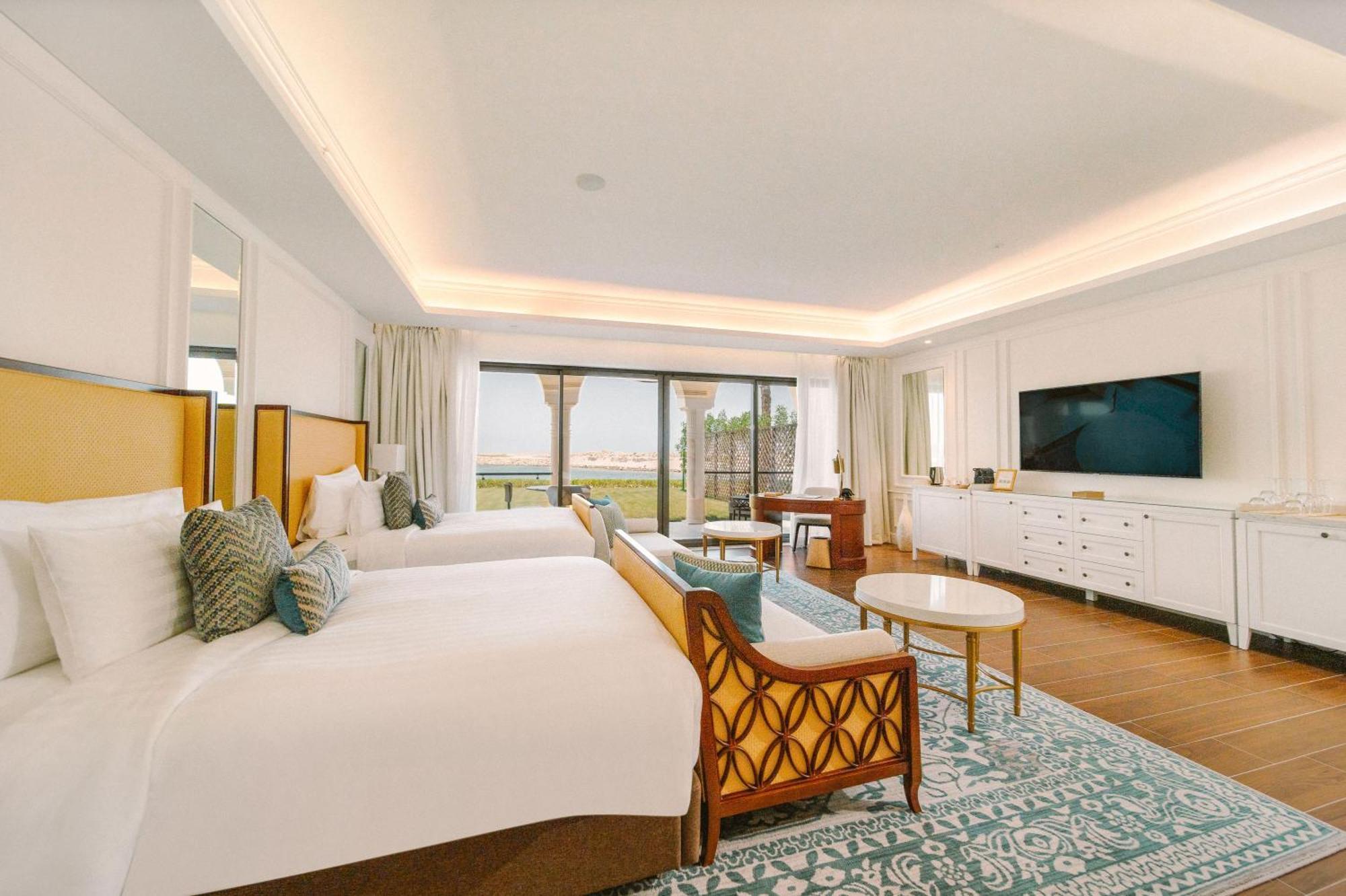 Royal Saray Resort Manama Eksteriør bilde Deluxe Suite