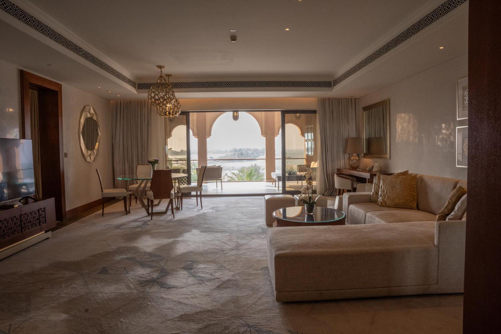 Royal Saray Resort Manama Eksteriør bilde