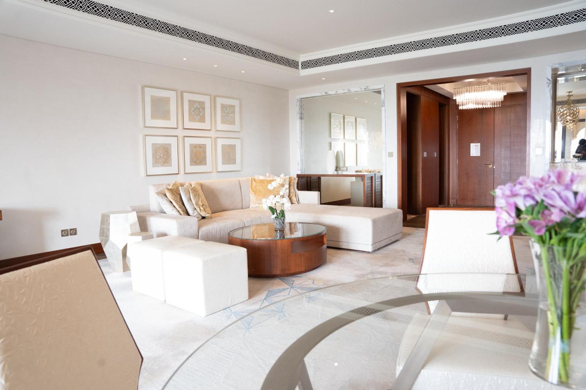 Royal Saray Resort Manama Eksteriør bilde